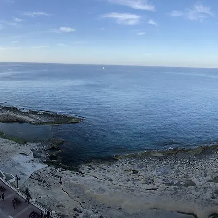 Lejlighed Magnificent Seafront 2-bedroom Penthouse Sliema