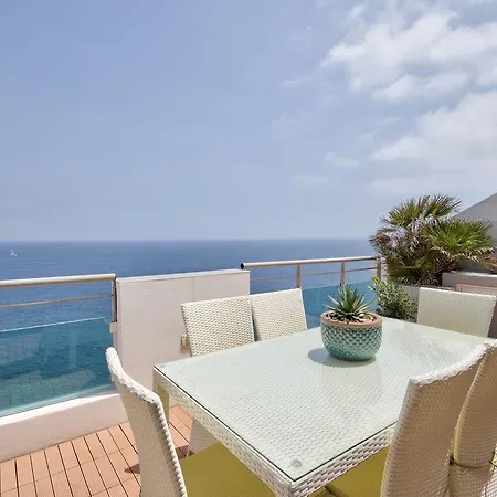 Lägenhet Magnificent Seafront 2-bedroom Penthouse Sliema