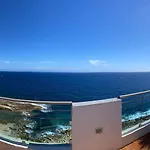 Апартаменты Magnificent Seafront 2-bedroom Penthouse Слима