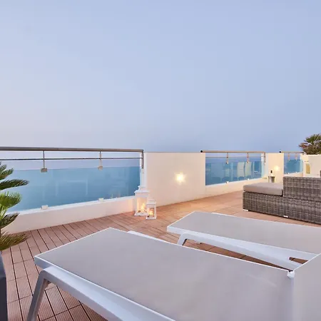 Lejlighed Magnificent Seafront 2-bedroom Penthouse *