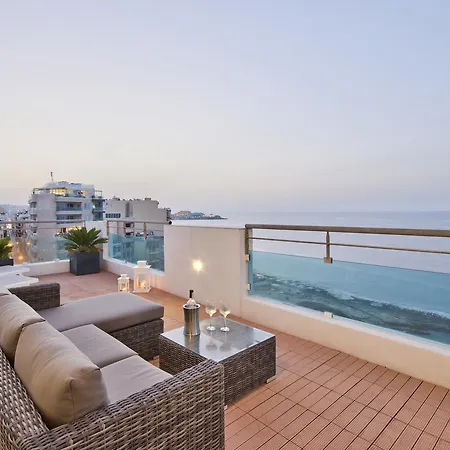Lejlighed Magnificent Seafront 2-bedroom Penthouse *