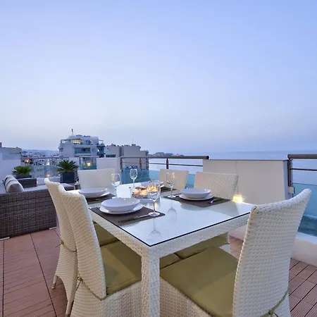Апартаменты Magnificent Seafront 2-bedroom Penthouse Слима