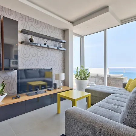 Apartment Magnificent Seafront 2-bedroom Penthouse *