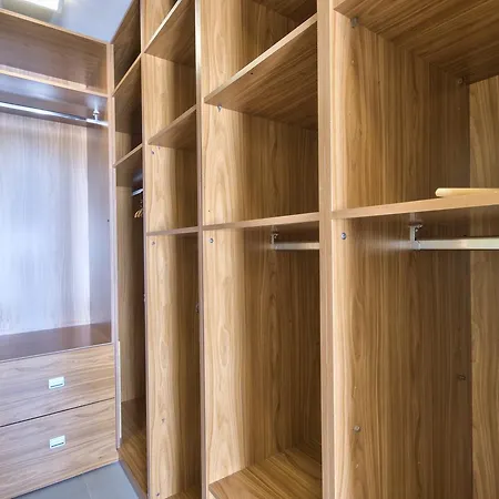 Апартаменты Magnificent Seafront 2-bedroom Penthouse Слима