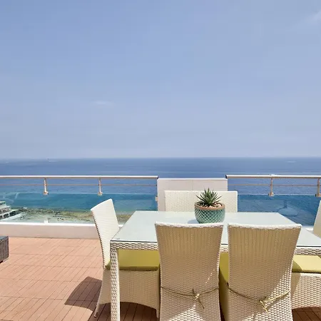 Апартаменты Magnificent Seafront 2-bedroom Penthouse *