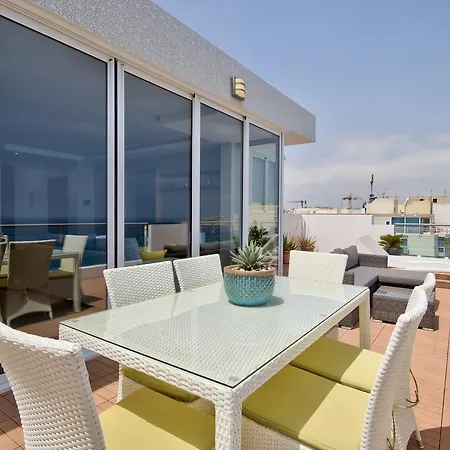 Magnificent Seafront 2-bedroom Penthouse Апартаменты Слима