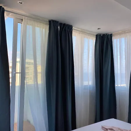 Magnificent Seafront 2-bedroom Penthouse *