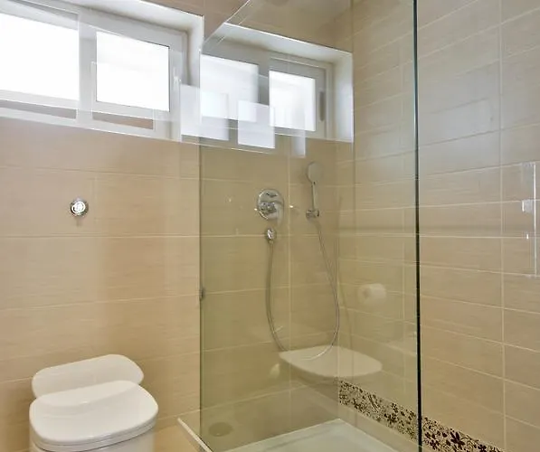 Magnificent Seafront 2-bedroom Penthouse *