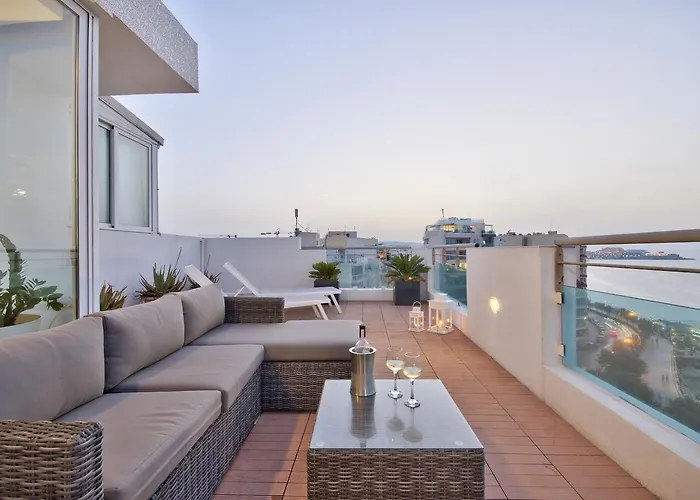 아파트 Magnificent Seafront 2-bedroom Penthouse *