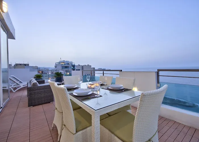 아파트 Magnificent Seafront 2-bedroom Penthouse 슬리에마