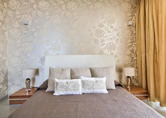 Magnificent Seafront 2-bedroom Penthouse 아파트