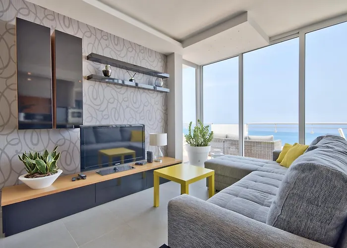 아파트 Magnificent Seafront 2-bedroom Penthouse *