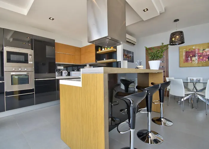 아파트 Magnificent Seafront 2-bedroom Penthouse